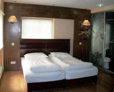 фото отеля Mogan Qiushuiluyun Hotel Deqing