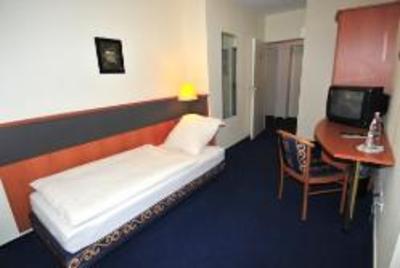 фото отеля Dormagen Inn