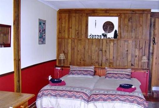 фото отеля Overzee Guesthouse Dana Bay