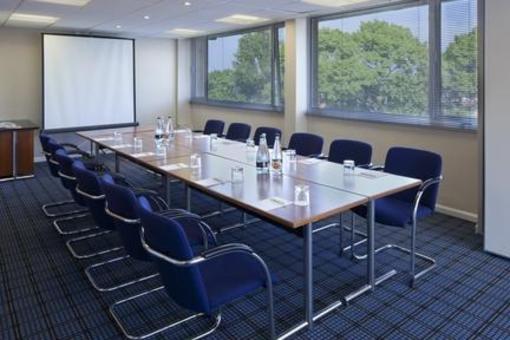фото отеля Holiday Inn Maidenhead / Windsor