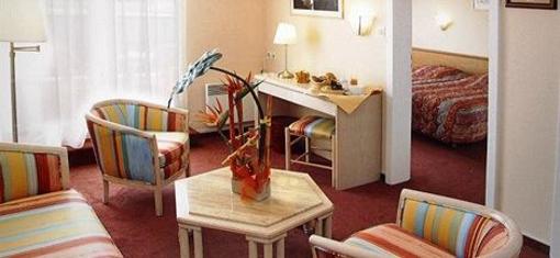 фото отеля Hotel Crystal Erstein