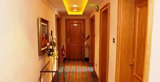 фото отеля Hotel Crystal Erstein
