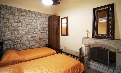 фото отеля Olympia Villas 1