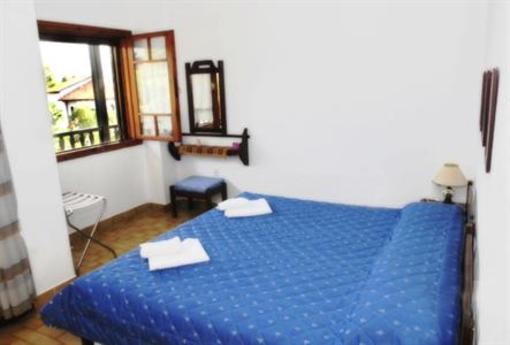 фото отеля Elia Beach Apartments Nikiti