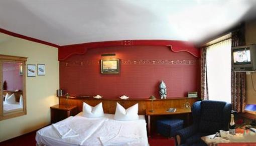 фото отеля Nautilus Hotel & Restaurant