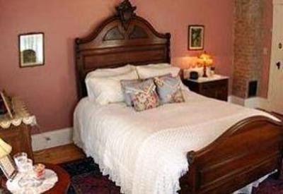 фото отеля The Fox and the Grapes Bed & Breakfast Lodi (New York)