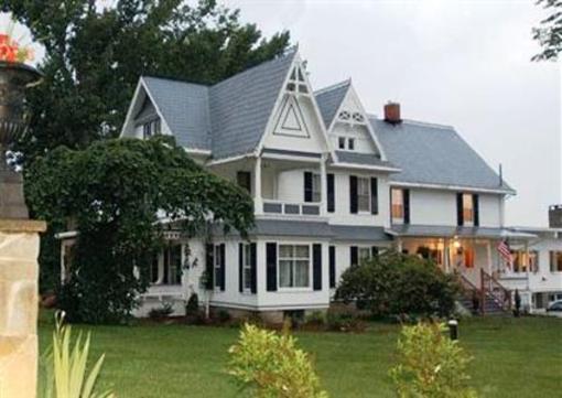 фото отеля The Fox and the Grapes Bed & Breakfast Lodi (New York)