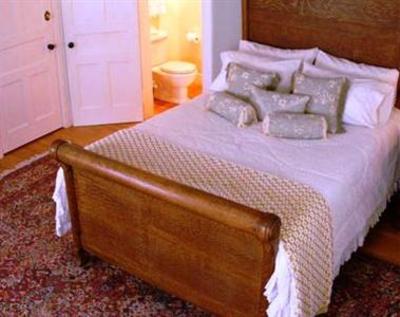фото отеля The Fox and the Grapes Bed & Breakfast Lodi (New York)