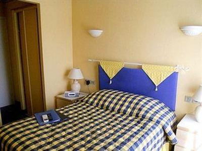 фото отеля Logis Auberge des Cayrons