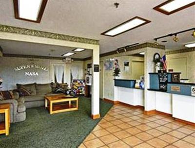фото отеля Super 8 NASA