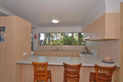 фото отеля Eliza Palms Apartments Fraser Island Hervey Bay