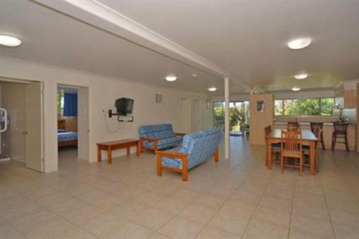 фото отеля Eliza Palms Apartments Fraser Island Hervey Bay