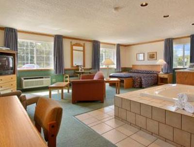 фото отеля Super 8 Motel Sheldon
