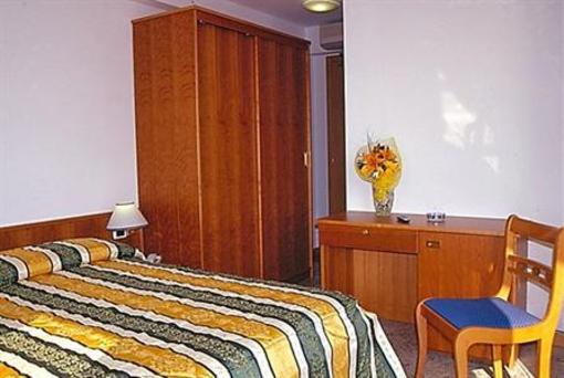 фото отеля Hotel Flora Lignano Sabbiadoro