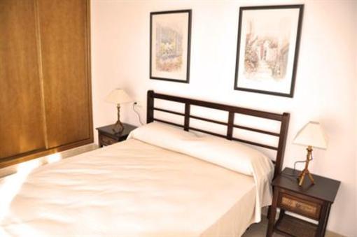 фото отеля Apartamentos Chimenea Playa Nerja