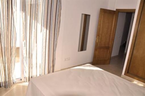 фото отеля Apartamentos Chimenea Playa Nerja