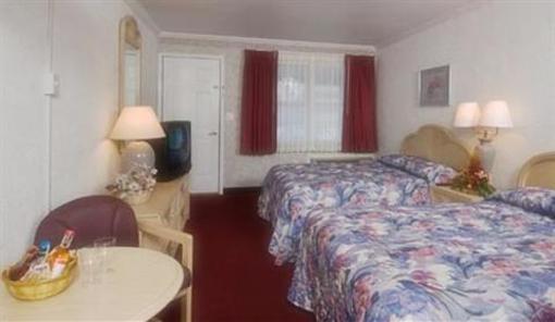 фото отеля Spray Beach Inn Beach Haven