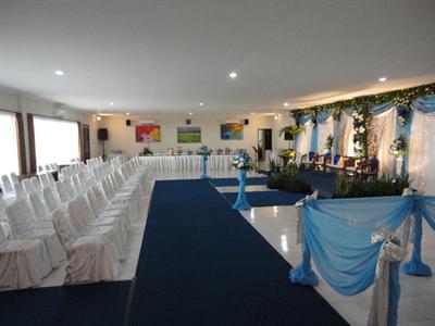 фото отеля Tirta Kencana Hotel & Garden Resto