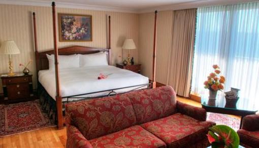 фото отеля The Waterside Inn