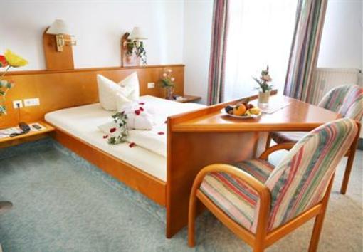 фото отеля Hotel Zum Weissen Roessel