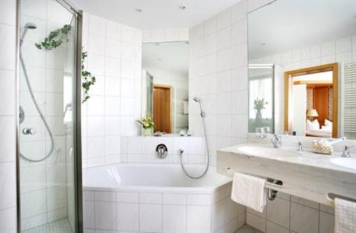 фото отеля Hotel Zum Weissen Roessel