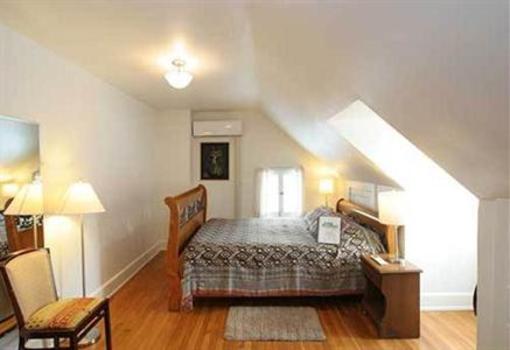 фото отеля Arthur Morgan House Bed & Breakfast