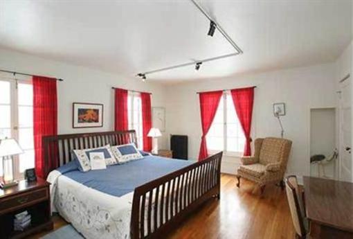 фото отеля Arthur Morgan House Bed & Breakfast
