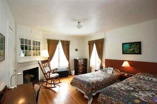 фото отеля Arthur Morgan House Bed & Breakfast
