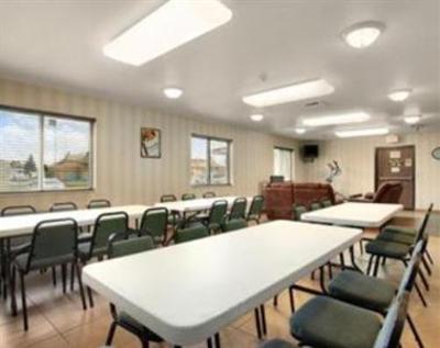 фото отеля Americas Best Value Inn West Fargo
