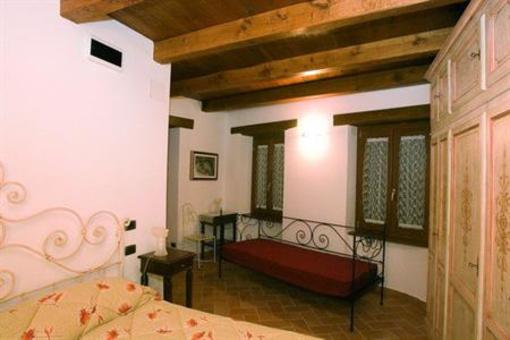 фото отеля La Torretta Sul Borgo B&B