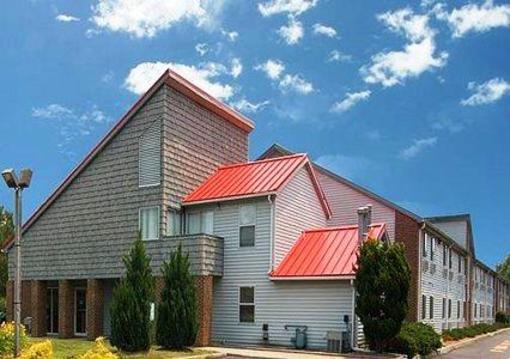 фото отеля Econo Lodge Benns Church