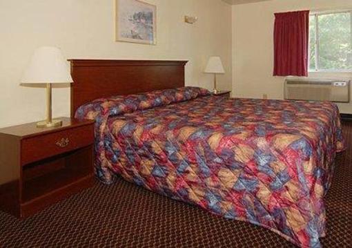 фото отеля Econo Lodge Benns Church