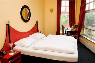 фото отеля Hotel Am Ruhrufer Business & Golf