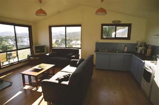 фото отеля Storm Bay Guest House White Beach