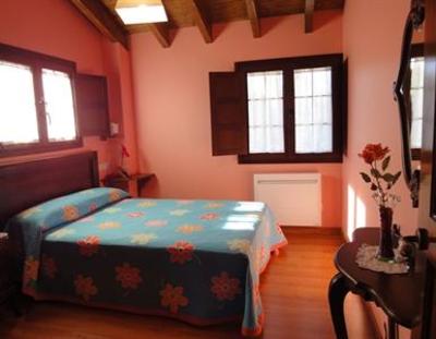 фото отеля Apartamentos Rurales Villa de Sain
