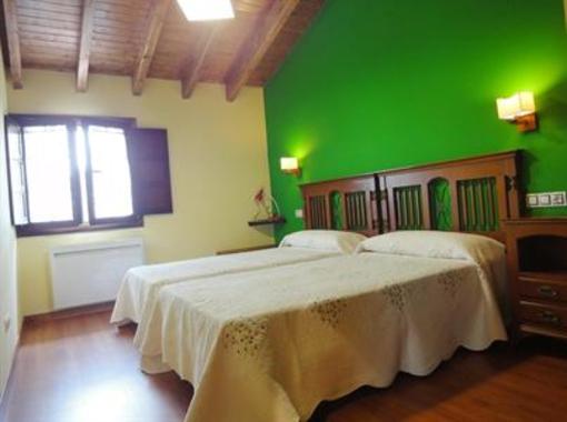 фото отеля Apartamentos Rurales Villa de Sain
