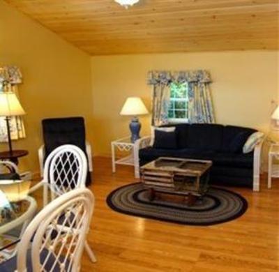 фото отеля Colonial Gables Oceanfront Village Rentals Belfast (Maine)