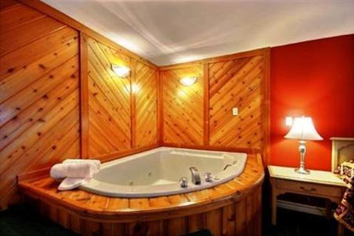 фото отеля Canadas Best Value Inn - Sunset Inn