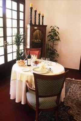 фото отеля Hotel Les Fleurs De Lees Cazaubon