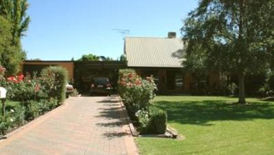 фото отеля 19 On Nixon Fully Self Contained B&B Accommodation Corowa