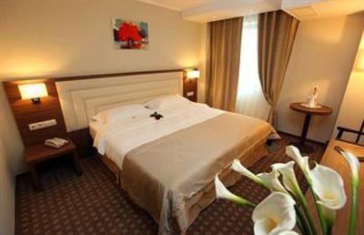 фото отеля Central Plaza Hotel