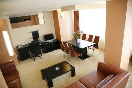фото отеля Central Plaza Hotel