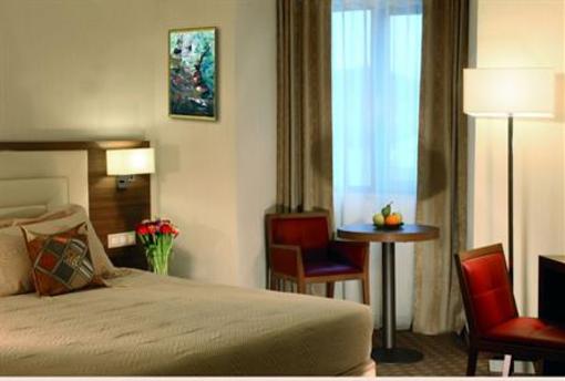 фото отеля Central Plaza Hotel