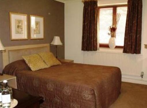фото отеля Llanwenarth Hotel & Riverside Restaurant
