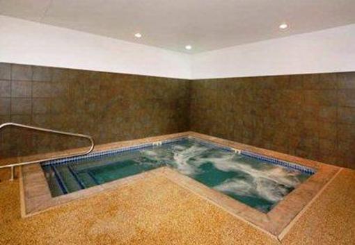 фото отеля Comfort Inn And Suites Mitchell