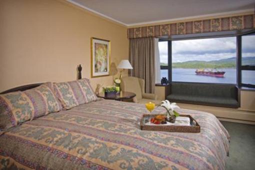 фото отеля Crest Hotel