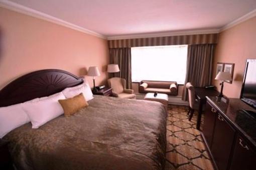 фото отеля Crest Hotel