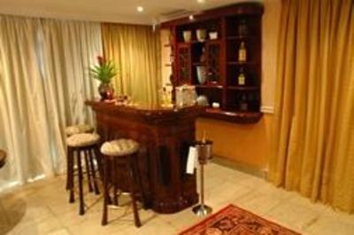 фото отеля Naoum Plaza Hotel