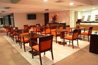 фото отеля Naoum Plaza Hotel