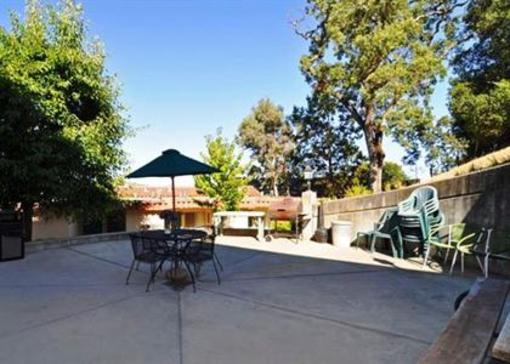 фото отеля Econo Lodge - Novato